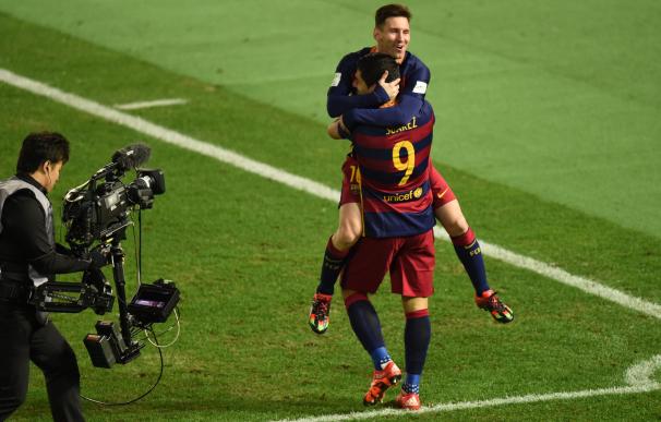 Barcelona forward Luis Suarez celebrates with Barc