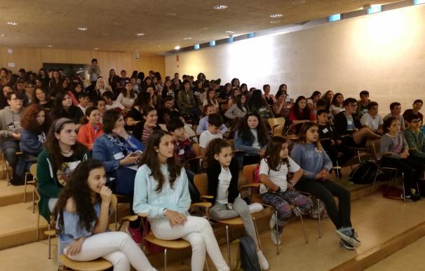 Un total de 90 alumnos y 12 profesores participan este viernes en la primera jornada de alumnos mediadores de Mallorca