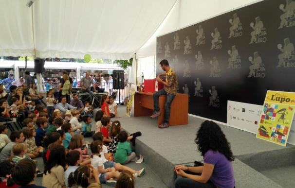 Escritores como Jesús Carrasco abordan la nueva narrativa andaluza en la Feria del Libro este domingo