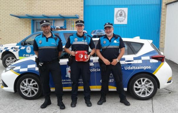 Policías de Zizur Mayor salvan la vida a una persona gracias al uso de un desfibrilador