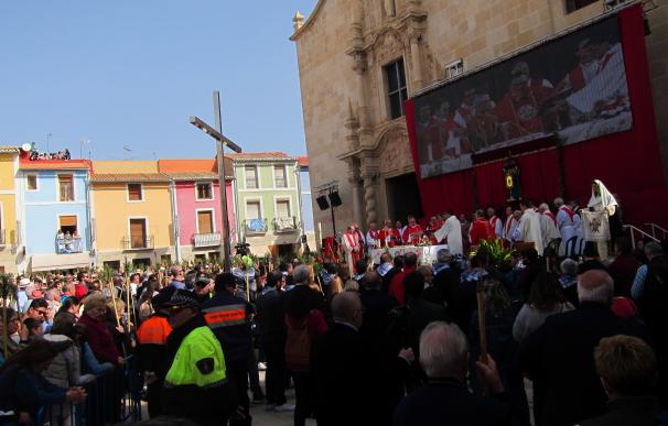 Unos 200.000 alicantinos participan hasta el mediodía en la romería de la Santa Faz