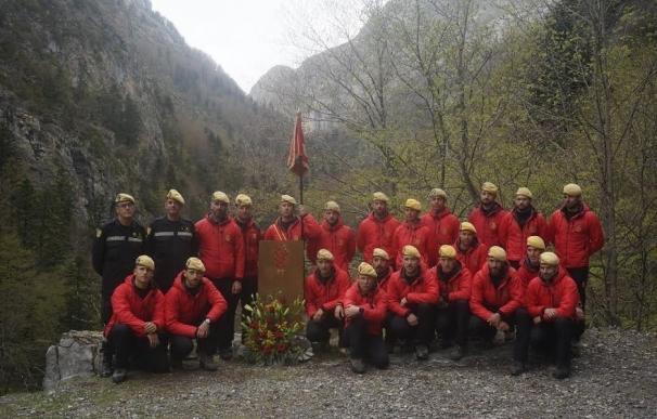 Militares de la UME homenajean a su compañero Víctor Martín fallecido hace un año en un rescate de montaña