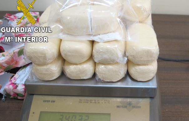 Intervenidos más de 3 kilos de cocaína oculta en supuestos jabones a un pasajero en el aeropuerto