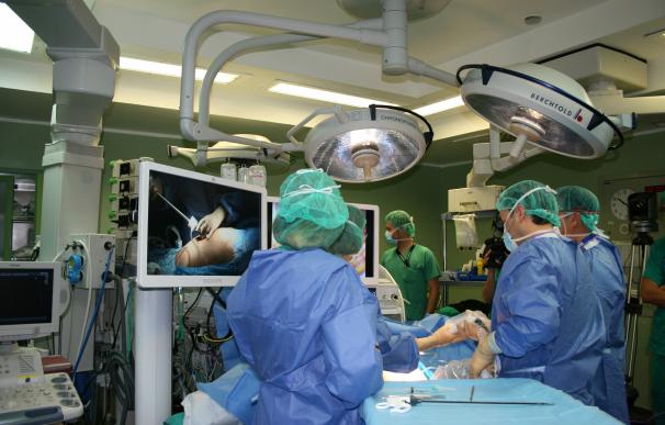 La Candelaria realiza cada año hasta un 20% de cirugías hepáticas por laparoscopia