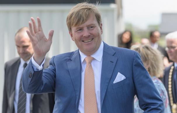 El rey de Holanda revela que lleva 21 años pilotando vuelos comerciales de KLM