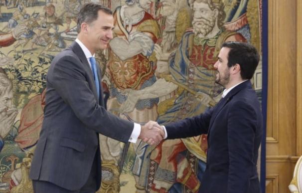 Garzón garantiza que las siglas de IU estarán presentes en la campaña electoral, haya o no confluencia con Podemos
