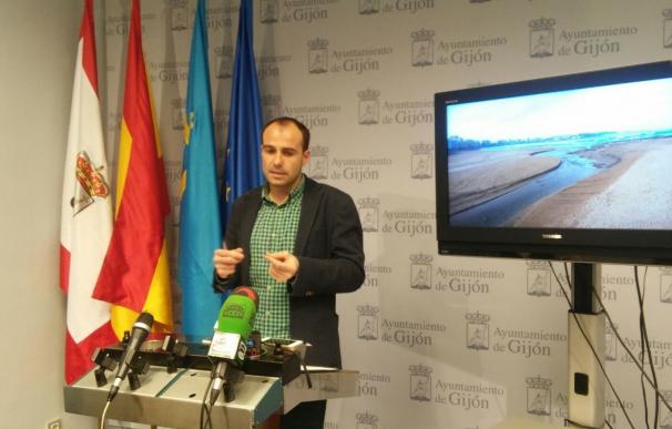 PSOE pide estudiar el impacto del río Piles en la playa y abrir un debate ciudadano sobre el paseo del Muro