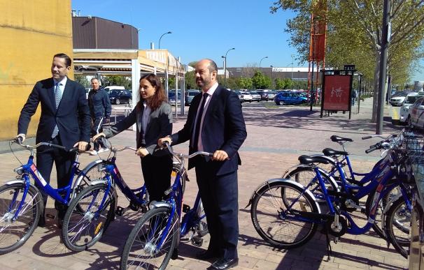 Unos 65.000 vecinos usuarios del abono transporte podrán utilizar con sus tarjetas las bicicletas de alquiler