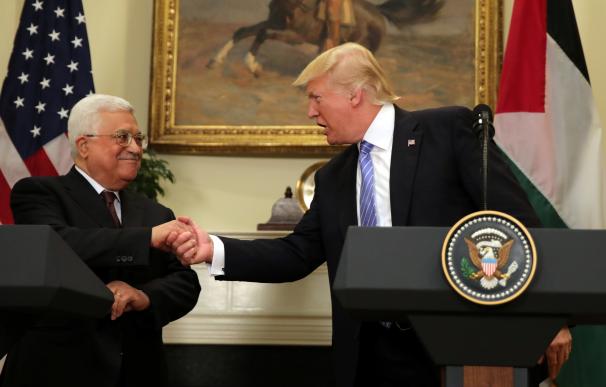 Trump se compromete con Abbas a "hacer todo lo que sea necesario" para lograr la paz en Oriente Próximo