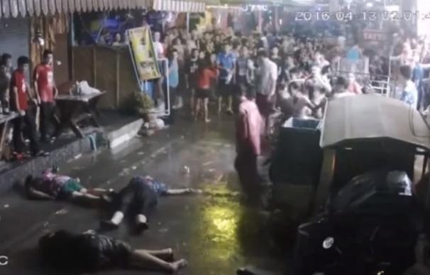Una familia británica recibe una fuerte paliza en las calles de Hua Hin, Tailandia