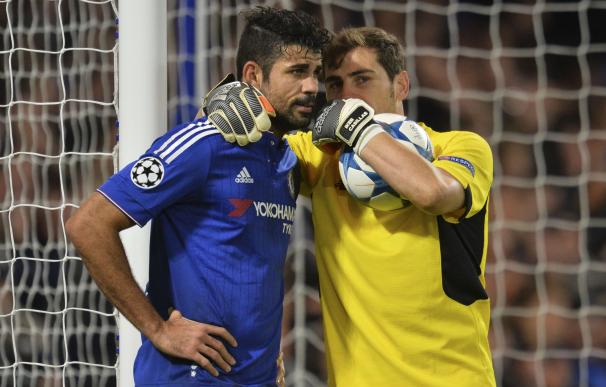 Casillas y Diego Costa tuvieron un encontronazo durante el partido. / AFP