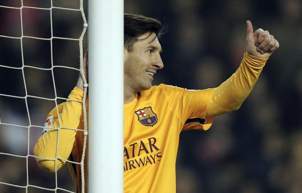 Barcelona's Argentinian forward Lionel Messi smile