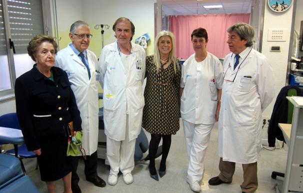La AECC aporta 10.000 euros para hacer "más confortable" el Hospital de Día de Salamanca