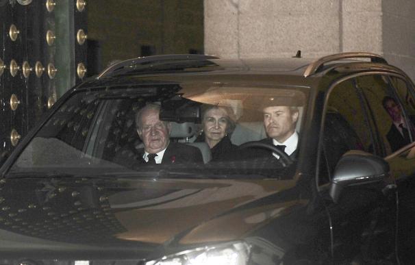 Los Reyes Juan Carlos y Sofía asistirán mañana a la celebración del 70 cumpleaños del monarca sueco