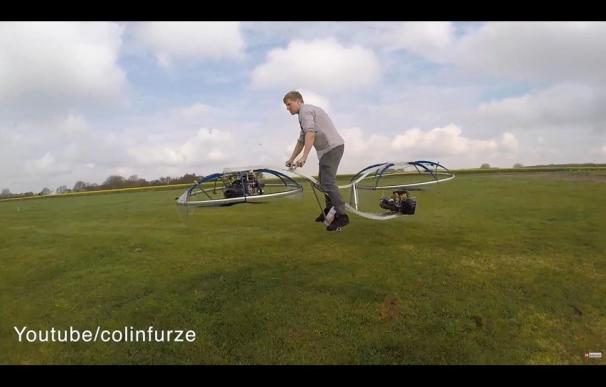 Un 'youtuber' logra fabricar una moto voladora casera