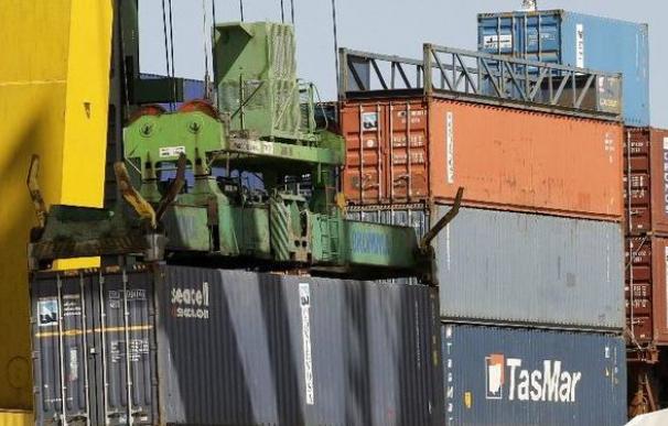 El déficit comercial aumenta un 45,6% pese al récord de las exportaciones