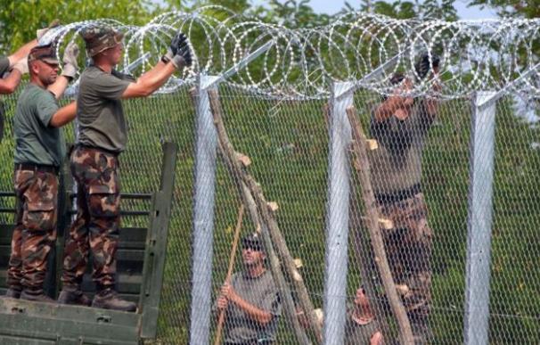 Hungría levantó un muro de 175 km en el mes de junio / AFP