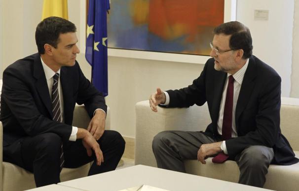Rajoy y Sánchez rechazan la consulta pero difieren sobre la reforma de la Constitución