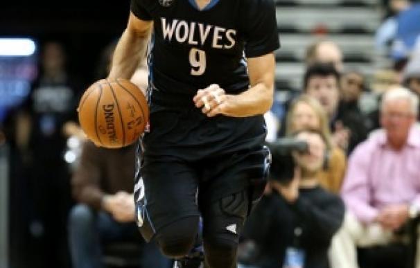 Ricky Rubio reparte juego en la victoria de los Wolves en Brooklyn