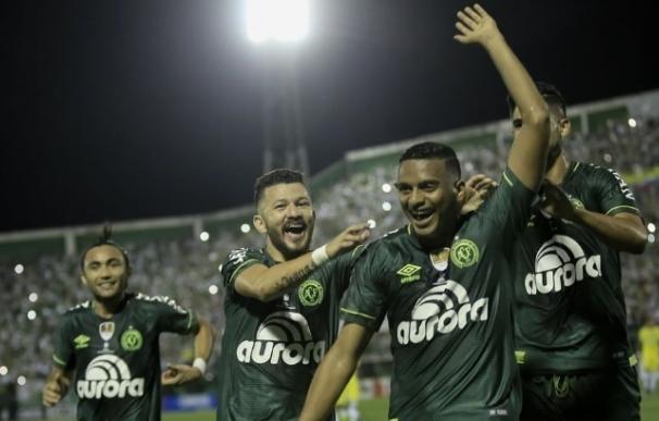 La Conmebol da el triunfo a Lanús sobre Chapecoense en la Libertadores tras la polémica del jugador suspendido