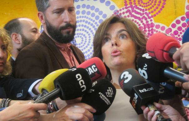 Santamaría replica a Puigdemont que la democracia tiene poder para "evitar el referéndum"