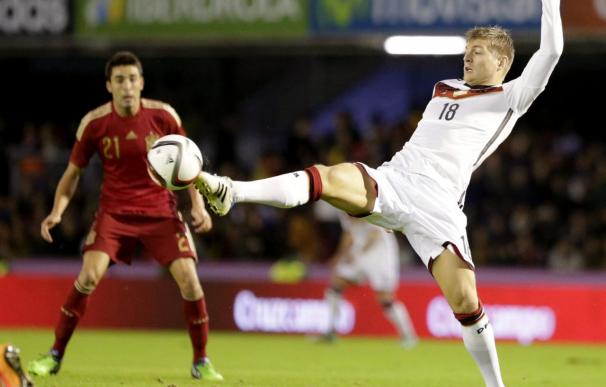 0-1. Kroos derriba a España en el minuto 89
