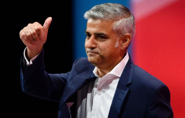 Sadiq Khan, el laborista musulmán que lidera las encuestas a la alcaldía de Londres