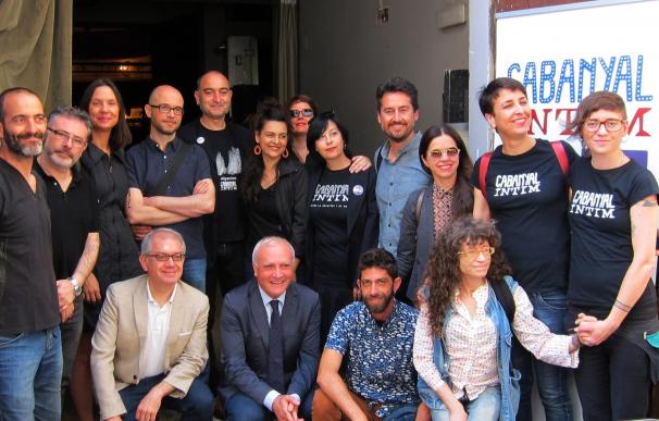 Cabanyal Íntim estrena producción y convierte a los vecinos en actores en 'I tornarem a sopar al carrer'