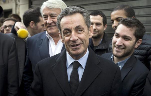 Sarkozy logra el control de su partido pero con un resultado decepcionante