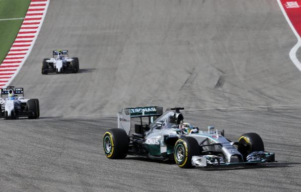 Hamilton fortalece su liderato al ganar delante de Rosberg