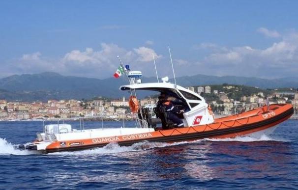 Rescate de los inmigrantes en aguas italianas
