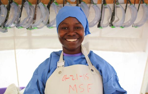 MSF recopila en un informe la experiencia médica tras atender a más de 5.200 pacientes con ébola en 2 años