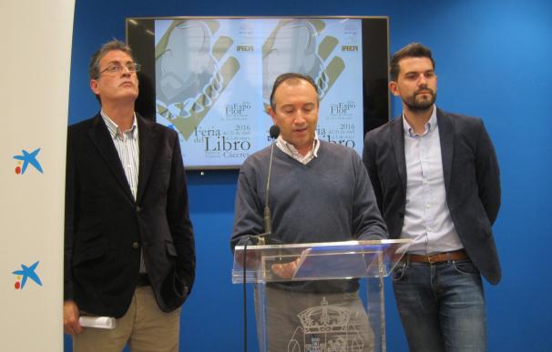 Blue Jeans presenta en primicia 'Algo tan sencillo como darte un beso' en la XVII Feria del Libro de Cáceres
