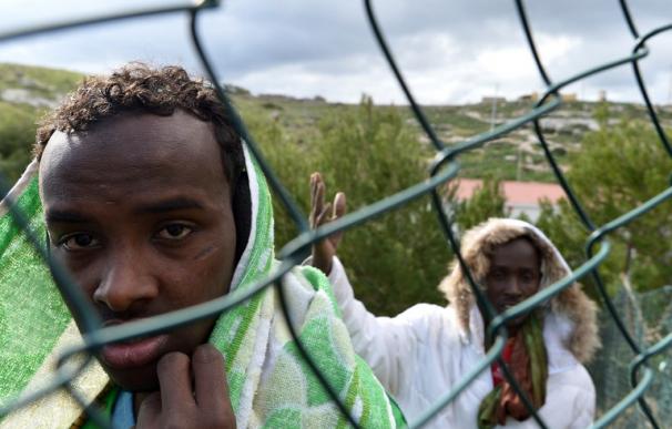 Lampedusa se colapsa tras la llegada masiva de inmigrantes
