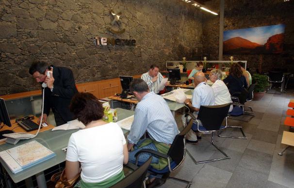 Las oficinas de información turística de Tenerife atienden a 920.000 visitantes en 2015