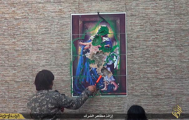 El Estado Islámico publica imágenes de la destrucción de objetos religiosos cristianos