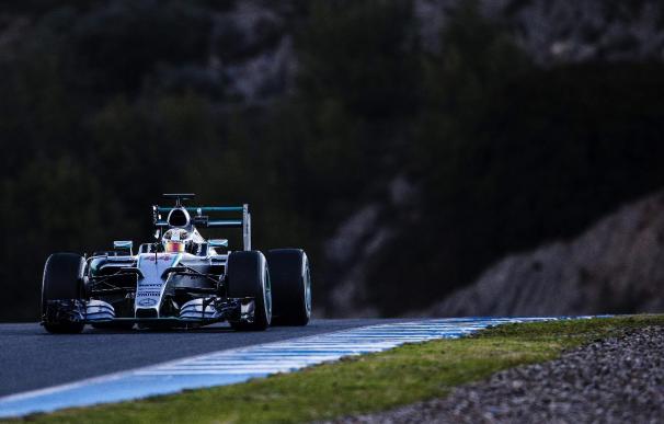 El Mercedes de Hamilton ya ha dado 73 vueltas en el ecuador de la jornada