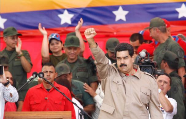 Maduro asegura que seguirá comprando equipamiento militar para defender al país del imperialismo