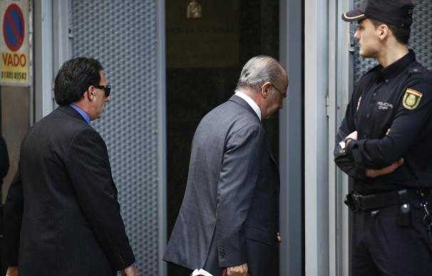Rato, investigado por blanqueo, está imputado ya por Bankia y las 'tarjetas black'
