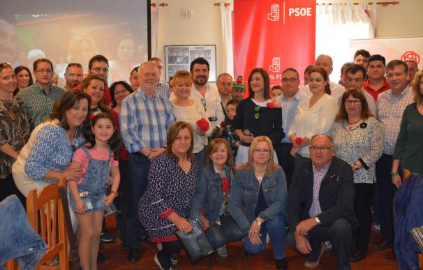 Socialistas apoyan a Susana Díaz como garante de "estabilidad y unidad" y "cura al virus del populismo"