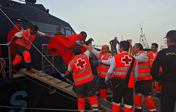 Italia confirma al menos 3.000 inmigrantes rescatados del Mediterráneo durante las últimas 24 horas