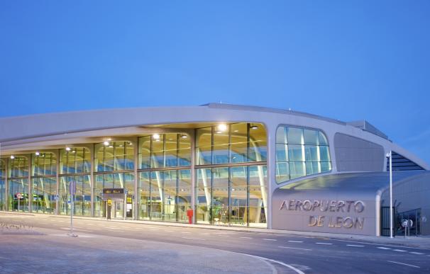 El Aeropuerto de León mantendrá los vuelos a Barcelona entre noviembre de 2016 y mayo de 2017
