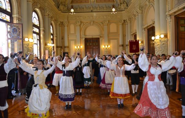 Más de 70 integrantes de 16 Cofradías del Vino se reúnen en Valladolid con motivo del Concurso Mundial de Bruselas