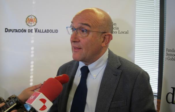Carnero destaca a Luis Díaz y el doctor Pastor como "referente" para Valladolid y Castilla y León