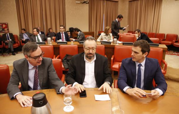 Rivera propone un gobierno de consenso PP-PSOE-Ciudadanos pero sin sus líderes y presidido por un independiente