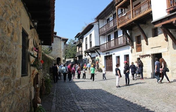 Marzo ha sido un mes "extraordinario" para la actividad turística de Cantabria, según Martín