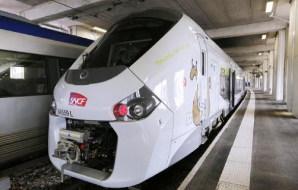 El tren SNCF Regiolis Regional Express Train (TER), en su presentación en París
