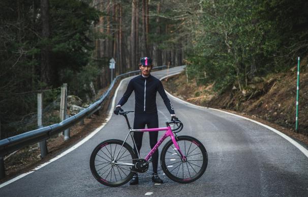 El exciclista Chris Tonge hará el recorrido del Tour de Francia con una bici de piñón fijo para una campaña de la AECC