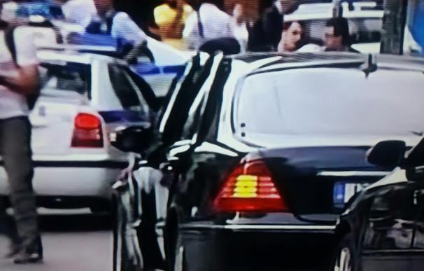 Una bomba en el coche hiere al ex Primer Ministro griego Lucas Papademos