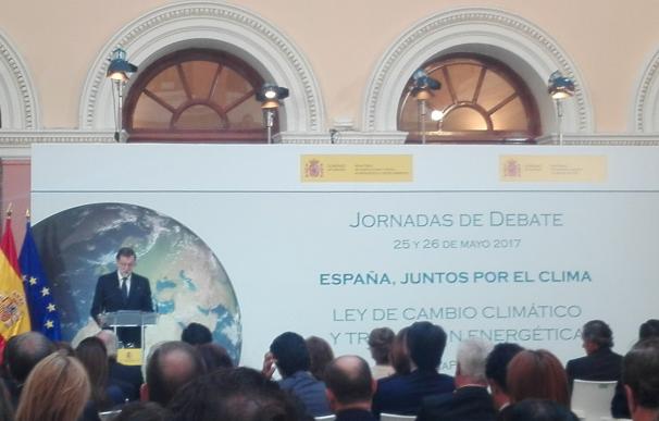 Rajoy anuncia una nueva subasta de renovables por 3.000 MW